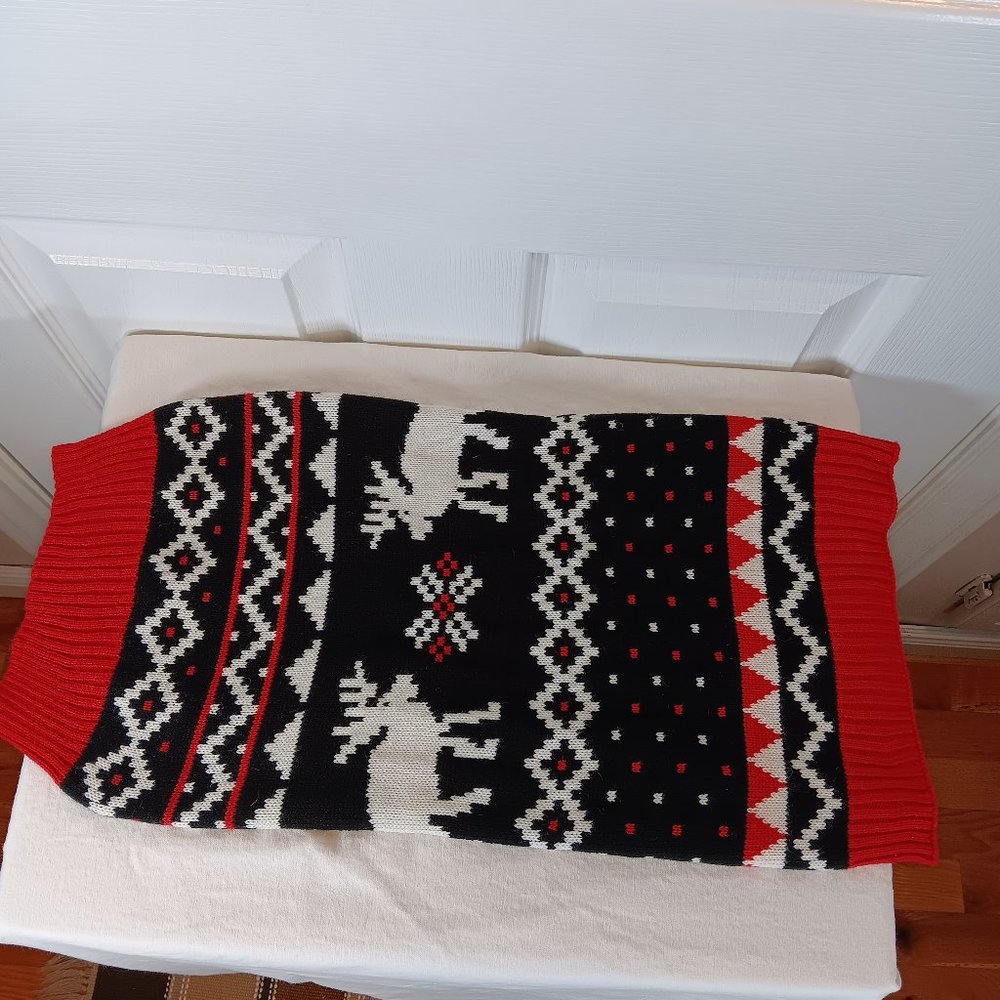 NWOT Dog Sweater Knit Pet Clothing Red Black White Size S/M Cozy